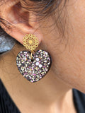 Boucles d’oreilles Cœur Noir et rose – Résine artisanale
