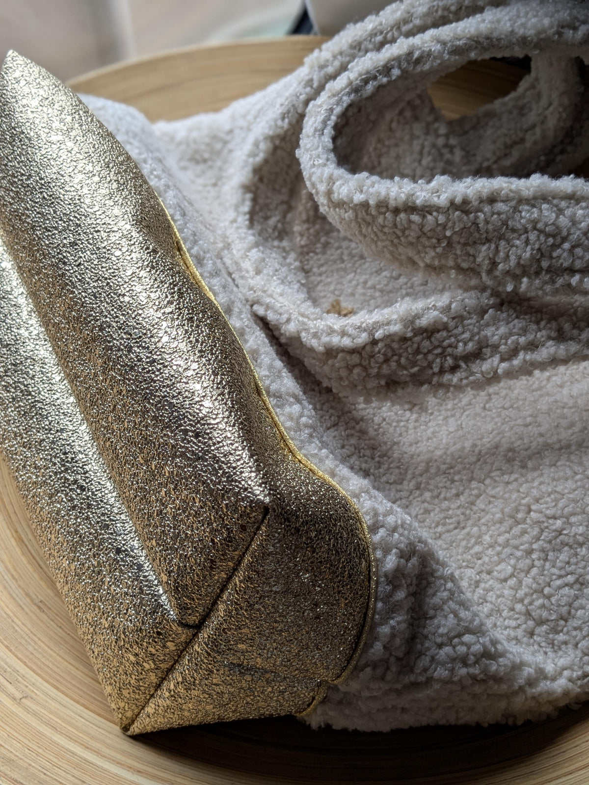 Sac cabas en Sherpa et simili or doublé avec poche intérieure
