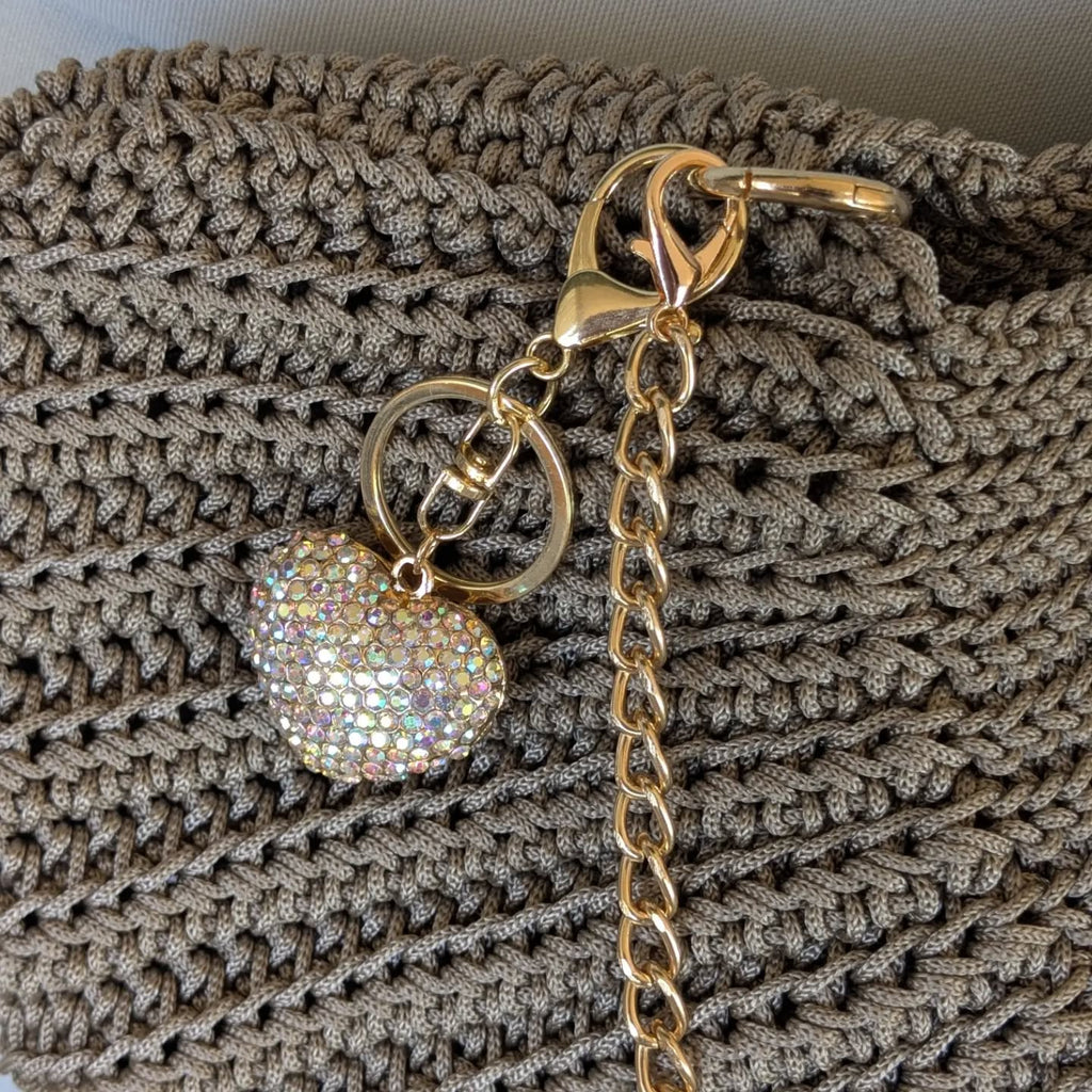 Sac coquille crocheté main avec anse dorées et sangle chainette - Couleur taupe