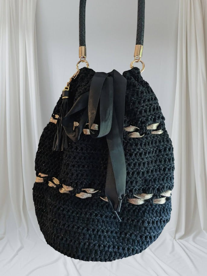 Sac sceau crocheté main avec jolie anse argentée
