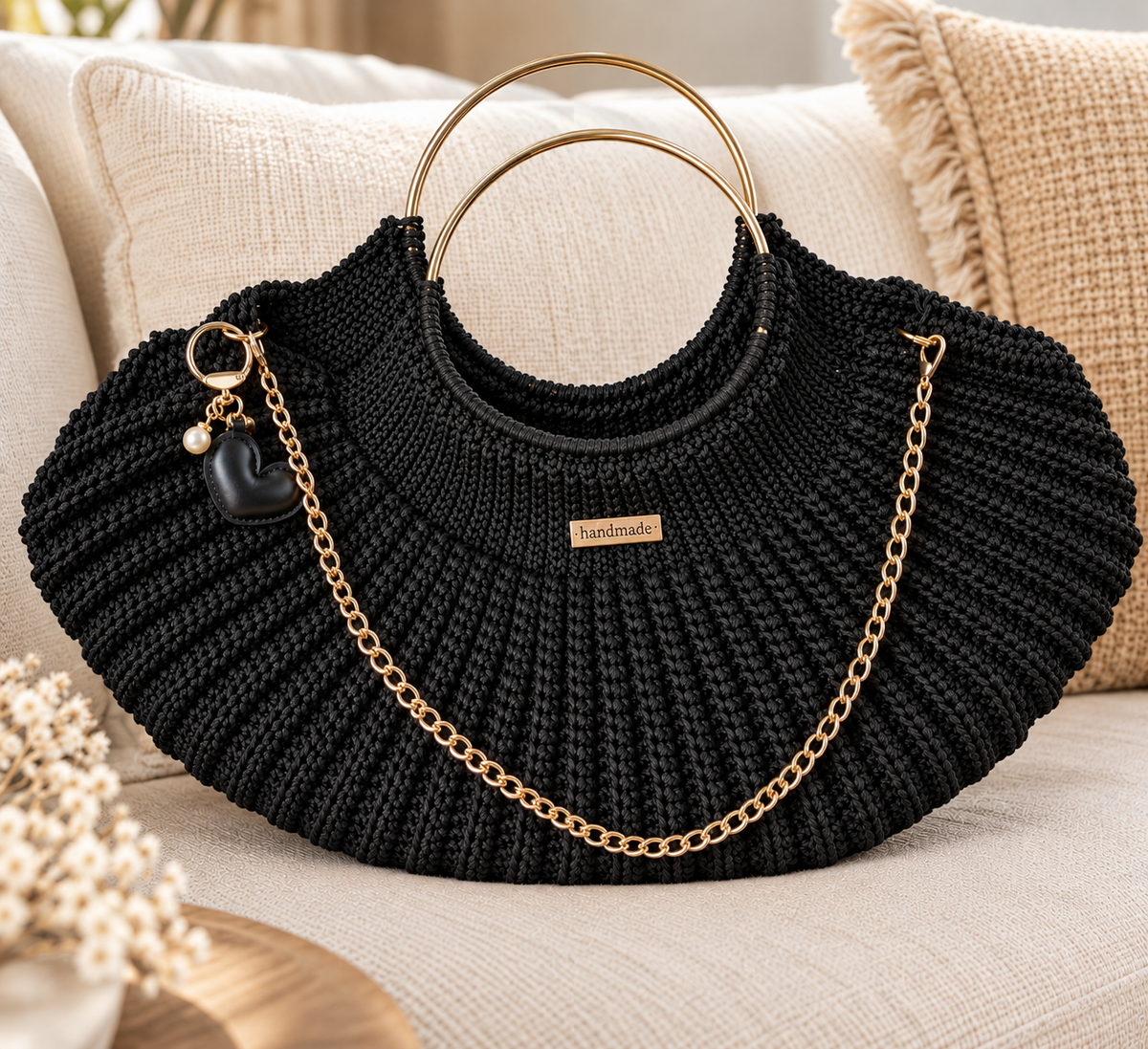 Sac coquille crocheté main avec anse dorées et sangle chainette - Couleur noir